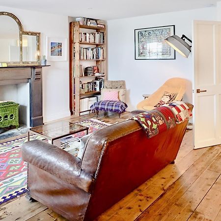 Paramount Apartments Ilfracombe, Arty Seaside Holiday Apartments ภายนอก รูปภาพ