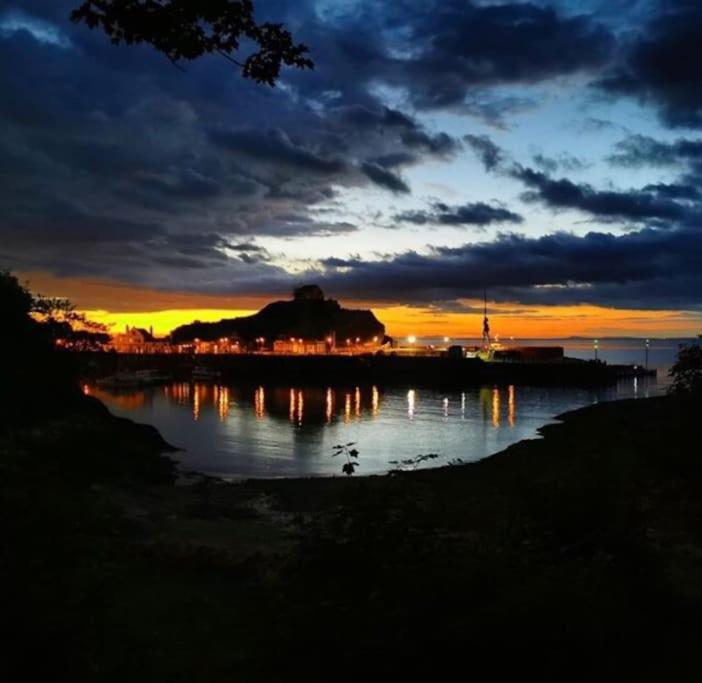 Paramount Apartments Ilfracombe, Arty Seaside Holiday Apartments ภายนอก รูปภาพ