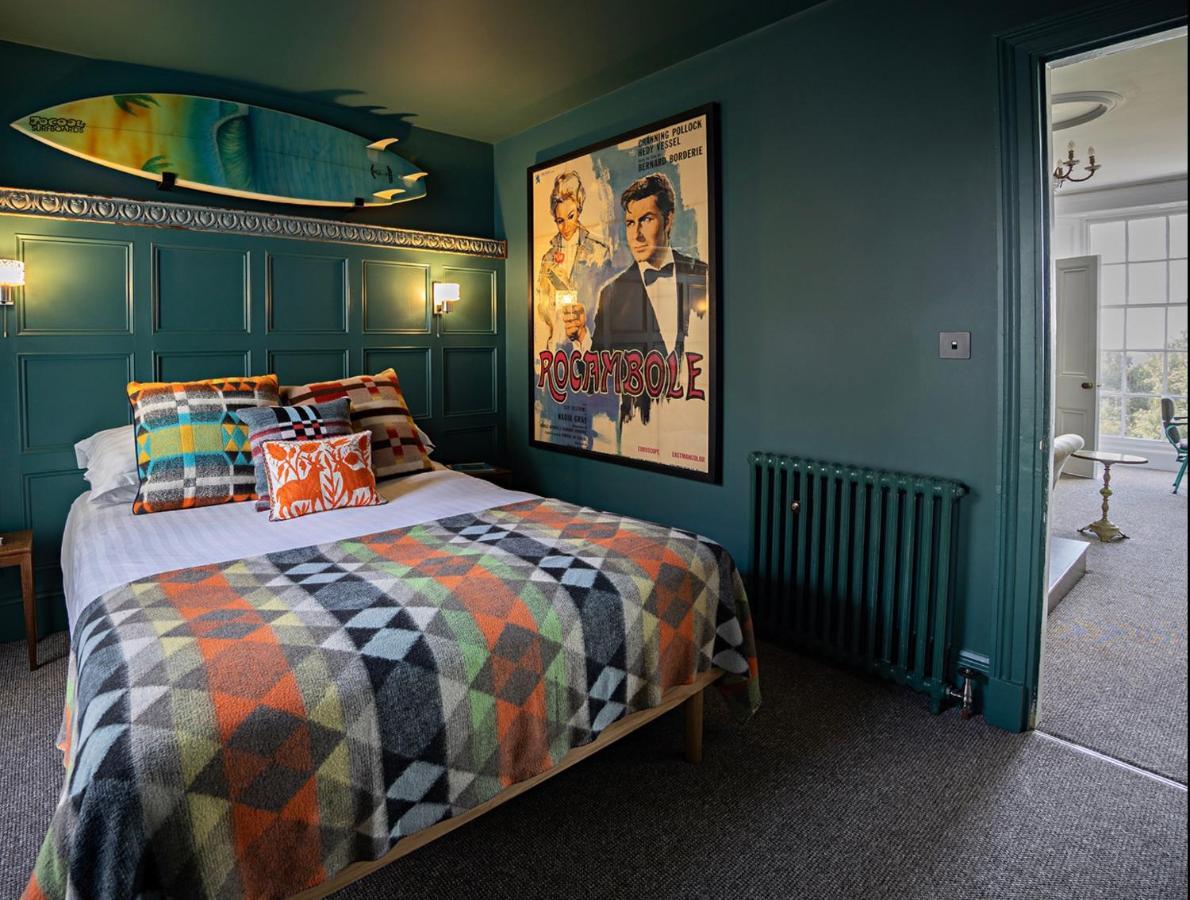 Paramount Apartments Ilfracombe, Arty Seaside Holiday Apartments ภายนอก รูปภาพ