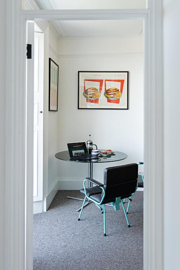 Paramount Apartments Ilfracombe, Arty Seaside Holiday Apartments ภายนอก รูปภาพ
