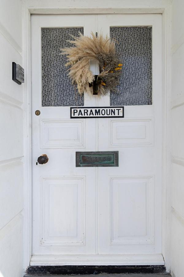 Paramount Apartments Ilfracombe, Arty Seaside Holiday Apartments ภายนอก รูปภาพ