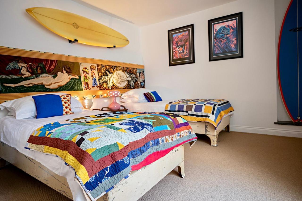 Paramount Apartments Ilfracombe, Arty Seaside Holiday Apartments ภายนอก รูปภาพ