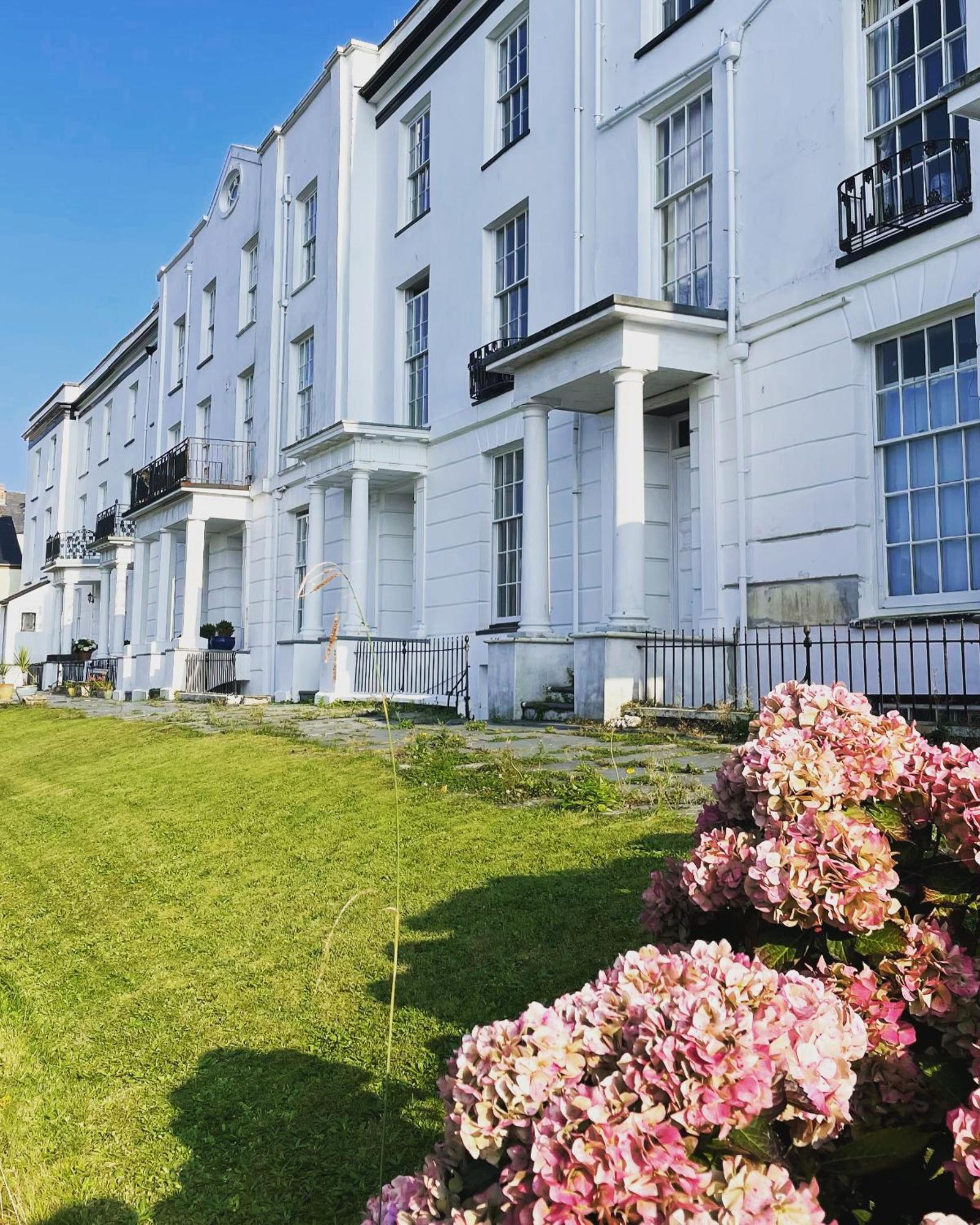 Paramount Apartments Ilfracombe, Arty Seaside Holiday Apartments ภายนอก รูปภาพ