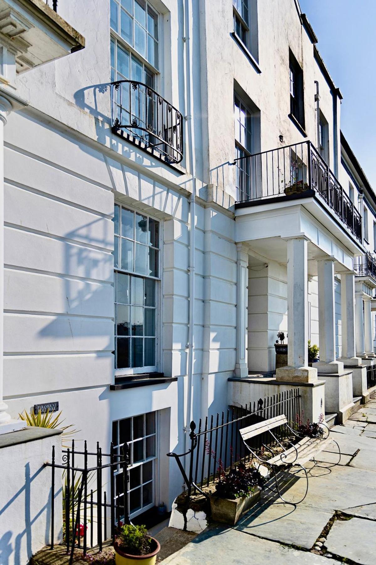 Paramount Apartments Ilfracombe, Arty Seaside Holiday Apartments ห้อง รูปภาพ